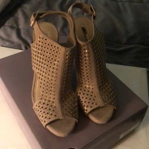 Jenifer Lopez sparky  open toed healed sanders